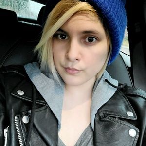 Meet your Posher, Claudia